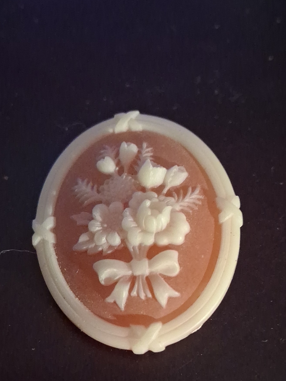 Vintage 1982 Avon Beautiful Cameo Silhouette Peach Flower Brooch Pin